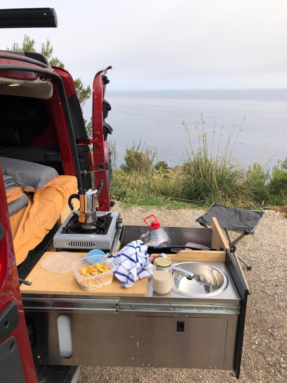 Dacia Dokker Camperiz Hotel ปัลมาเดมายอร์กา ภายนอก รูปภาพ